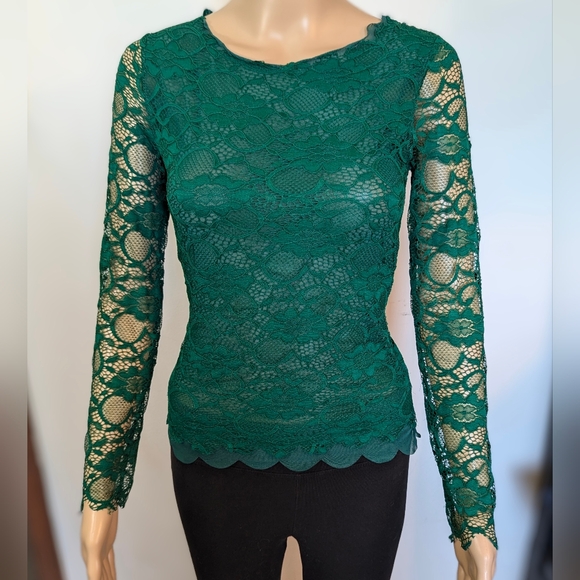 Woman's Lace Top - Picture 2 of 6